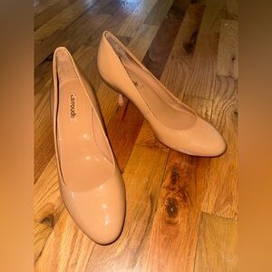 NEW Larroudé Michelle Lo Pump Nude Patent Leather